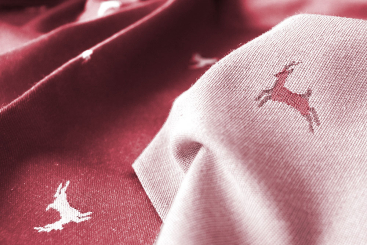 Dekostoff Jacquard beidseitig - Landhaus-Hirsche - Rot 