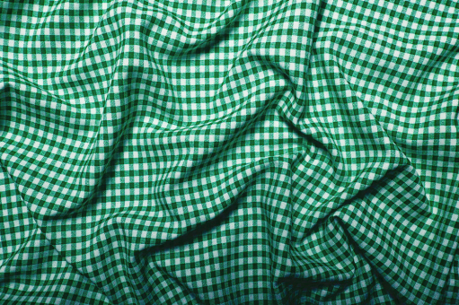 Absoluter Landhaus-Klassiker: Reine Baumwolle mit 160 g/qm und 5 mm kleinen Karos Baumwollstoff Vichy Karo Tanne(1) Baumwolle Vichy Karo Vichy-Karo - reine Baumwolle - TannengrünKarierter Baumwollstoff in Grün