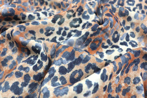 Luftiger, weicher Musselinstoff mit trendigem Leo-Muster in Shabby-Optik Bk7687 Musselin Leo Musselin Stoffe Musselin - Vintage LeoWeicher Baumwoll-Musselin mit Leo-Muster auf verschiedenen Brauntönen