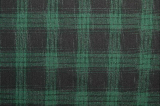 Weicher Flanell mit typischem Schottenkaro in dunklem Grün Bk7745 Schottenkaro Dumfries Karo / Schottenkaro Flanell Schottenkaro - DumfriesFlanell mit Schottenkaro in Dunkelgrün und Schwarz