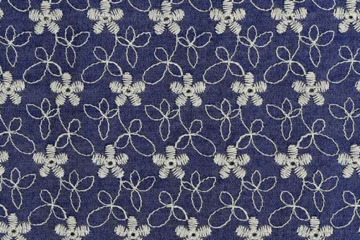 Bestickter Denim mit hohem Viskose-Anteil - Trend mit klassischem Anstrich! Bk7929 Jeansstoff Bestickt Blumen Jeans-Stoff bestickt - BlütenrankenJeansstoff mit Stickerei
