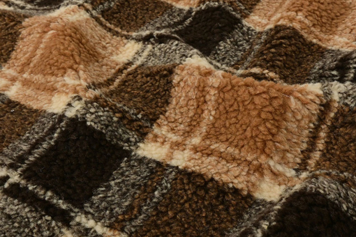 Kuscheliger Sherpa Fleece trifft auf klassisches Karo-Muster. Ein Must-Have für Herbst-Liebhaber Bk8012 Sherpa Karo Fleecestoffe Sherpa Fleece - TartanFleecestoff mit Karomuster