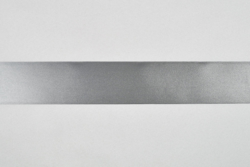 Reflektierendes Band aus Polyester - 25 mm breit  Bm1122 Reflektionsband Grau Borten/Bänder Reflexionsband - Grau - 2,5 cmReflektierendes Band in Grau