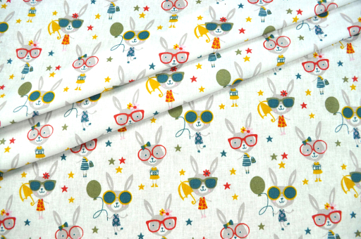 Reiner Baumwollstoff bedruckt mit kleinen Hasen - ideal für Heimtextilien und vieles weitere Co6515 Baumwollstoff Hasen S4y (1) Kinderstoffe Baumwollstoff - Happy RabbitsWeißer Baumwollstoff mit Hasen-Motiv