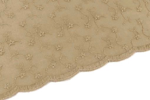 Mit süßen Blümchen und Ranken bestickter Stoff aus reiner Baumwolle für wunderschöne Kreationen Co6764065 Baumwollstoff Stickerei Bluemchen Beige 2 Baumwolle Bäuerlich Baumwollstoff bestickt - Rosalie - BeigeBeiger Baumwollstoff bestickt mit Blumen
