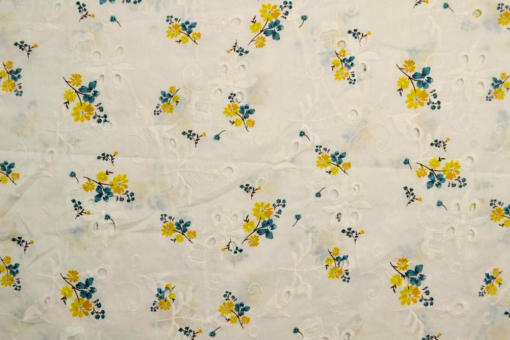 Zarter Baumwollstoff mit floralem Muster – ideal für Kleidung, Deko und kreative Nähprojekte.  Co6982 Baumwolle Stickerei Margarita Baumwolle sonstige Baumwollstoff - Bestickt - MargaritaBaumwollstoff mit kleinen Blumen