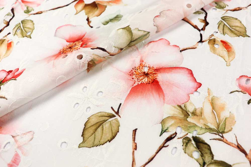 Zarter Baumwollstoff mit floralem Muster – ideal für Kleidung, Deko und kreative Nähprojekte.  Co6983 Baumwolle Stickerei Blueten S4 Baumwolle Blumen Baumwollstoff - Bestickt - SakuraBaumwollstoff bestickt mit blumen