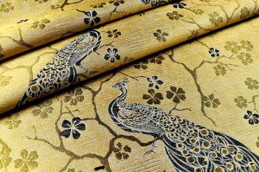 Aufwändig gewebter Jacquard-Stoff mit romantischem Vogel-Muster, das edel glänzt Ds1849 Dekostoff Pfau Gold S4 Dekostoffe Jacquard Luxus-Jacquard - Romantischer Pfau - Gold/SchwarzDekostoff mit Pfauen