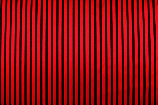 Edler Satin, dessen Glanz in Verbindung mit dem Streifen-Design besonders toll zur Geltung kommt Fn1154 Satin Streifen Rot Schwarz Z1 Satin Stoffe bunt Satin Streifen - Rot/Schwarz