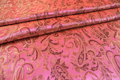Effektvolles China-Seidenimitat mit verschnörkeltem Paisley-Ornament Fn1190210 Seidenimitat Paisley Rosa1 Satin Stoffe bunt China Seidenimitat Lian - Rosa/Kupfer