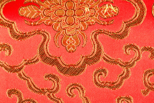 Effektvoller Glanz in Verbindung mit traditionellen asiatischen Ornamenten - ein Hingucker! Fn1223 China Seidenimitat Ornament Rot Glanzstoffe China-Seidenimitat - Ornament - RotRotes Seidenimitat mit goldenen ornamenten