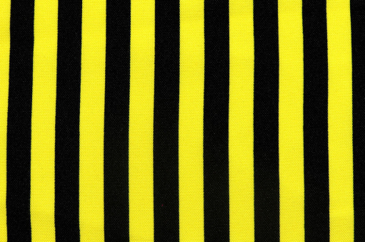 Klassisches Streifenmuster auf pflegeleichtem Allround-Talent - perfekt für Kostüme und Deko-Ideen aller Art! Fn1331130 Universalstoff Streifen Gelb Schwarz Fasnacht Stoffe bunt Universalstoff - Streifen - Gelb/SchwarzUniversalstoff mit Streifen-Muster