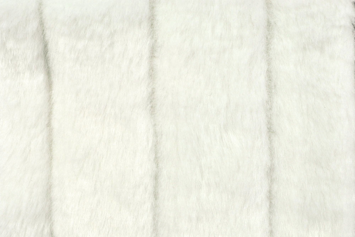 Flauschiges, schweres Fell mit leichter Streifenstruktur - ein traumhaft warmer Flausch, der universell einsetzbar ist! Fp1102 Nerz Pelz Creme Pelzimitat Nerz-Pelzimitat - CremeweißCremeweißes Pelzimitat
