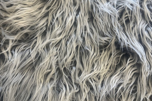 Dieses graue Kunstfell mit langen Haaren ist die perfekte Wahl für Kostüme und flauschige DIY-Ideen!  Fp1134970 Zottelfell Grau Fell deluxe Hexen-ZottelfellGraues Zottelfell