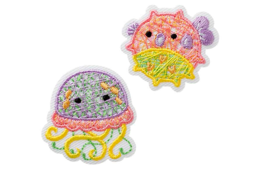 Süße Stoffapplikation - 2,9 cm x 2,9 cm Kua0312 Applikation Qualle Kugelfisch Applikationen Applikation - Meerestiere - 2 Stk.