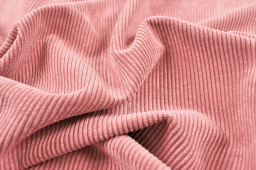 In zartem Rosa gehaltener Cordsamt für robuste Möbelbezüge und vieles mehr Ms5013 Moebelstoff Deluxe Cord Altrosa Cord Möbel-Cordstoff deluxe - Doggy - Rosa