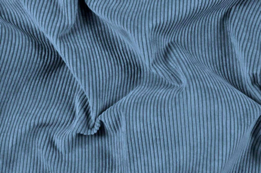 Trendiger Möbelcord-Stoff, Jeansblau in edler Optik. Äußerst strapazierfähig bezüglich des Abriebs und der Abnutzung Ms5013 Moebelstoff Deluxe Cord Jeansblau Wohnwelt New Living Möbel-Cordstoff deluxe - New Living - Jeansblau