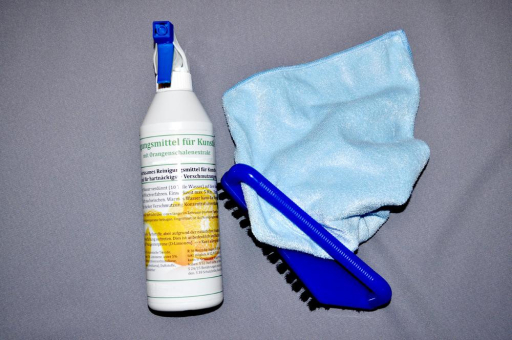 Reinigungsmittel für Kunstleder aus hochwirksamem Orangenschalenextrakt Reinigungsmittel Kunstleder Package Dsc 0086 Z1 Imprägnier-/Pflegemittel Kunstleder-Reinigungsmittel-Set für Kunstleder - 500 ml