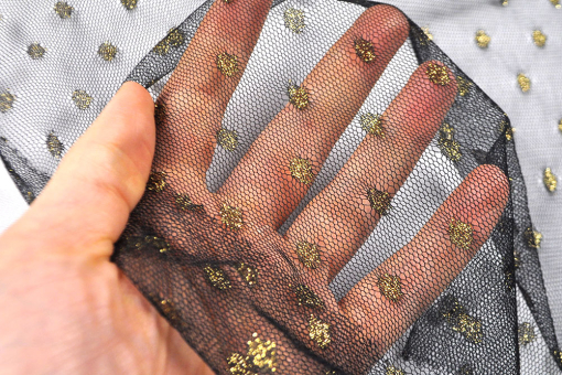 Softer Tüll mit goldfarbenen Tupfen, die edel glitzern - elegante Eyecatcher garantiert! Sp149017 Glitzer Tuell Tupfen Gold Schwarz Soft Tüll Glitzertüll - Goldtupfen - SchwarzTüll mit goldenen Tupfen