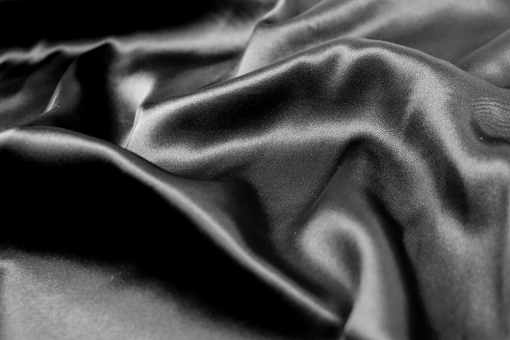 Geschmeidiger Stoff in tiefem Schwarz zum absoluten Sparpreis Sp155400 Sonderposten NEU Blusenstoff - glatt und geschmeidig - Schwarz