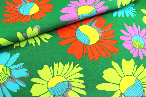 Große Blüten auf reiner Baumwolle - eine knallige Farbenpracht im Stil der 70er! Sp161006 Dekostoff Grosse Blueten S4 Dekostoffe Retro Baumwoll-Dekostoff - Big Retro Flower - GrünDekostoff mit Blumen-Motiv