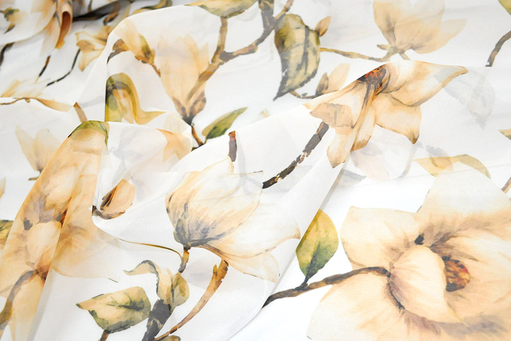 Transparenter Gardinenstoff mit großrapportigem Blumen-Design - echtes Eye-Candy als Fensterdeko! 105413 Voile Magnolien Weiss S4 Gardinen transparent Voile - Magnolien-Traum