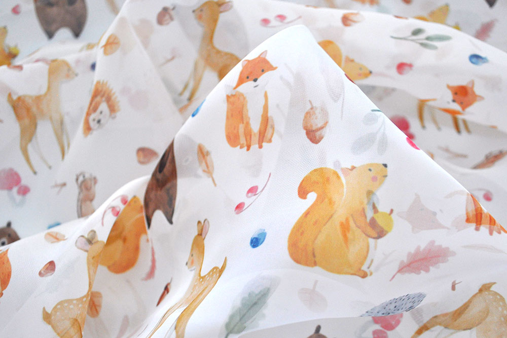Transparente Meterware für Gardinen mit wunderschönem Tiermotiv im Aquarellstil 107190 Voile Waldtiere Kinderstoffe Voile - Aquarell-Tiere