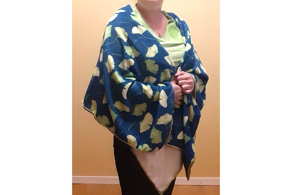 Ein traumhaft warmes und weiches Flausch-Erlebnis mit Ginkgomuster wartet darauf, Ihrer Haut sowie Ihren Augen zu schmeicheln! 124 107334 Wellnessfleece Ginkgo(1) Wellness-Fleece - Ginkgo-Traum