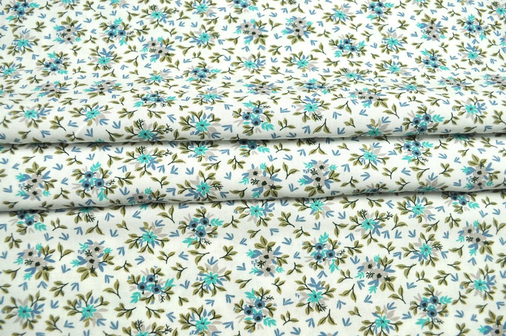 Blümchenmuster ist einfach ein Klassiker - hier erhältlich auf luftiger Viskose  Bk7087 Viskosestoff Bluemchen Drap bedr. Bekl. Stoffe Viskosestoff - Blümchen Heidi