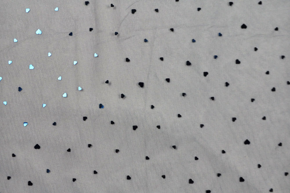 Verführerisches Mesh mit glänzenden Herzen, leicht elastisch - ein Traum! Bk7368 Mesh Herzen Hand Tüll + Spitze Stretch-Mesh - Glänzende Herzen