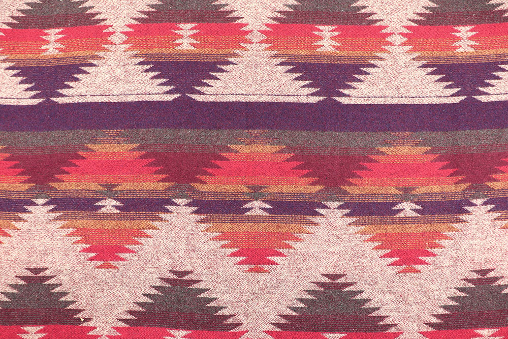Herbstliche Eleganz trifft auf wärmende Gemütlichkeit – der perfekte Stoff mit charmantem Boho-Muster Bk7617 Poncho Stoff Jackenstoffe Poncho-Stoff Premium - Rot