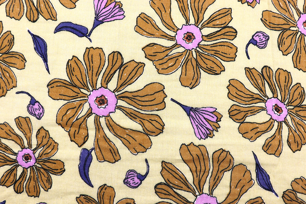 Leuchtend gelbe Blumen zieren diesen weichen und luftigen Musselinstoff Bk7696 Musselin Blumen S4 Musselin Stoffe Musselin - Big Flowers