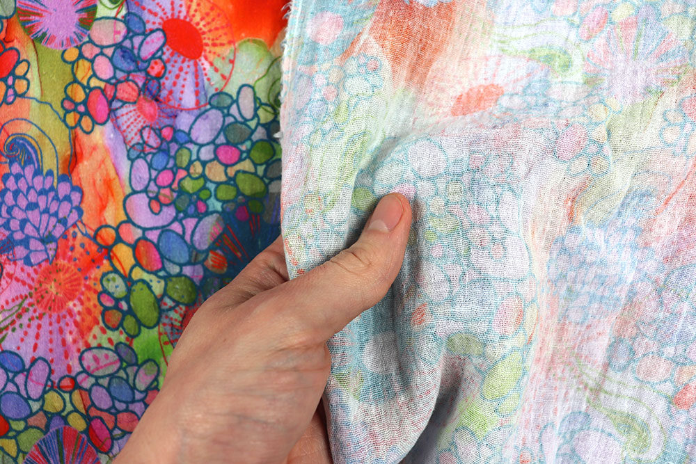 Farbenfrohes Muster auf luftigem Musselin – der perfekte Stoff für fröhliche Designs! Bk7779 Musselin Bunt S4 Baumwolle sonstige Musselin - Abstract Flowers