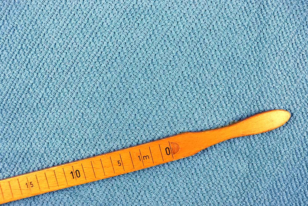 Weicher, frottierter Strickstoff für maximalen Komfort und stilvolle Loungewear. Bk7781 Frottee Strick Aqua Hand Frottee Frottee-Strick - Aqua