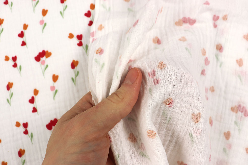 Herzallerliebster Bekleidungsstoff aus locker gewebter Baumwolle - ein Musselin für Frühlingsgefühle! Bk7916 Musselin Bluemchen S4 Baumwolle Blumen Musselin - Frühlingsblumen
