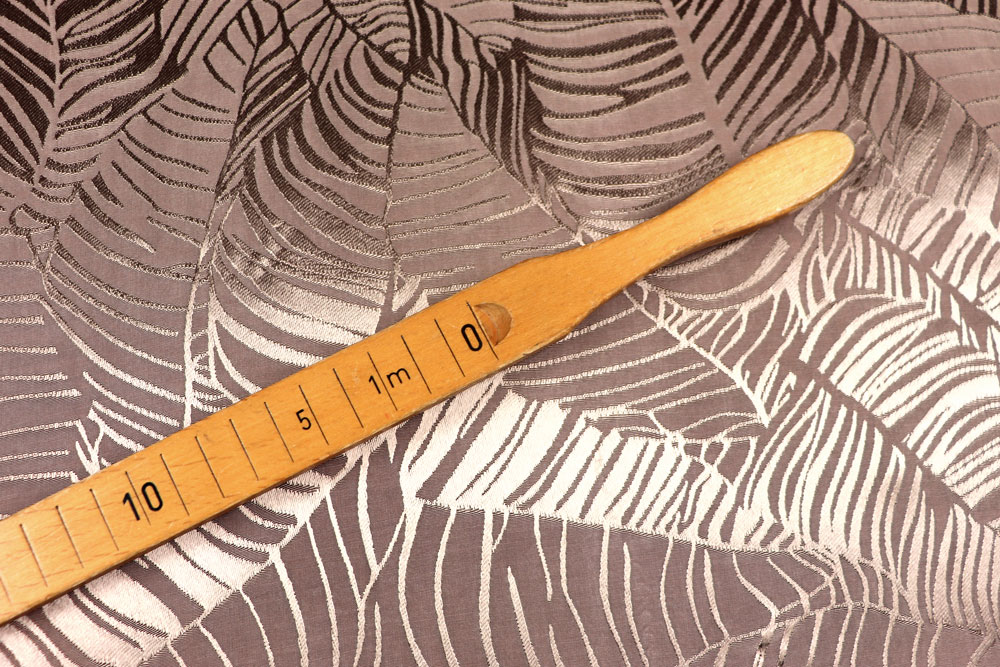Fließender Viskose-Jacquard mit stilvollem Blätterdessin in natürlichen Farbtönen Bk7979 Viskose Jacquard Blaetter 2 Juni Viskose Jacquard - Tropische Blätter