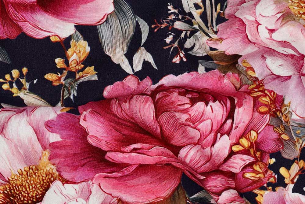 Gestochen scharfer, floraler Digitalprint auf herrlich geschmeidiger Viskose - jetzt zuschlagen! Bk7997 Viskosestoff Blumen Nachtblau Viskose Viskosestoff Digital - Blütentraum - Nachtblau