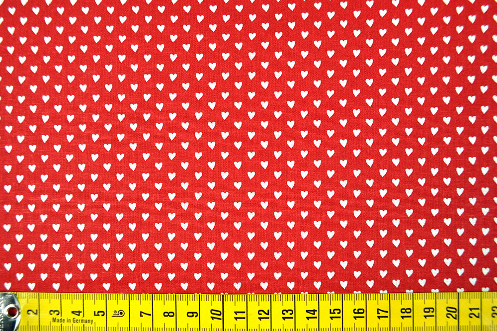 Mehr Herz geht nicht - dieser putzige Stoff erobert garantiert auch Ihres! Co6522 Baumwollstoff Herzchen S4 Kinderstoffe Baumwollstoff - Sweethearts