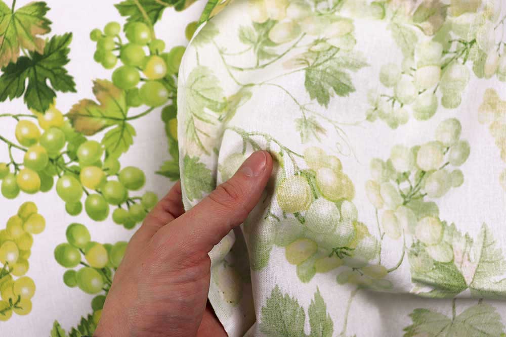 Reine Baumwolle für den Weinberg daheim - farbprächtiger Stoff mit frischem Motiv Co6946 Baumwollstoff Weintrauben S4 Baumwolle Obst+Gem. Baumwollstoff - Weintrauben