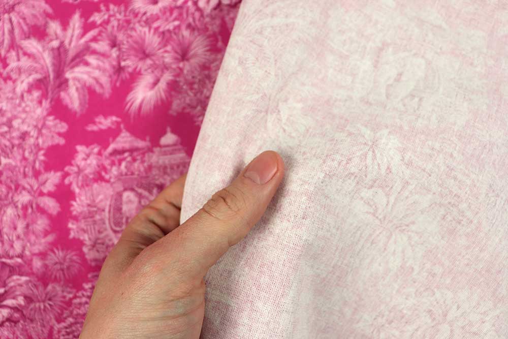 Toile de Jouy mal anders: Edler Cretonne mit Ethno-Motiv in ausgefallener Farbkombi! Co6997 Baumwollstoff Toile De Jouy Pink S4 Dekostoffe Toile de jouy Baumwollstoff - Toile de Jouy - Mayani Pink