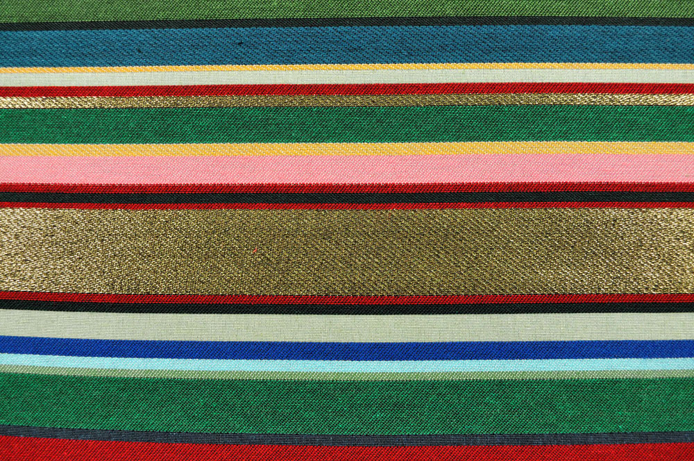 Dieser beeindruckende Dekostoff ist ein Jaquard-Gewebe mit glänzendem Effekt-Garn Ds1799 S4y Auslaufende Dekostoffe % Jacquard-Stoff - Glanzstreifen - Grün