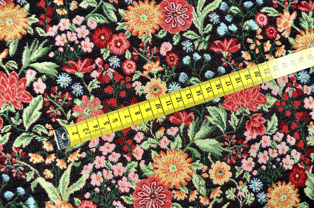 Blüten- und Farbenpracht auf qualitativ hochwertigem Gobelin - für ein traumhaftes Wohnambiente! Ds1886 Gobelin Stoff Wiesentraum Schwarz S4 Taschenstoffe Gobelin-Stoff - Garden Night