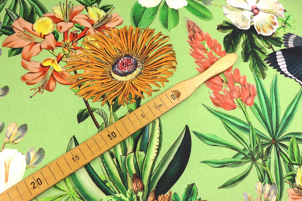 Florale Farbenpracht auf überbreiter Ware - ideal für opulent wirkende DIY-Kreationen Ds3375 Dekostoff Wiedehopf S4 Tiere - 280 cm Dekostoffe Dekostoff - Wiedehopf - 280 cm