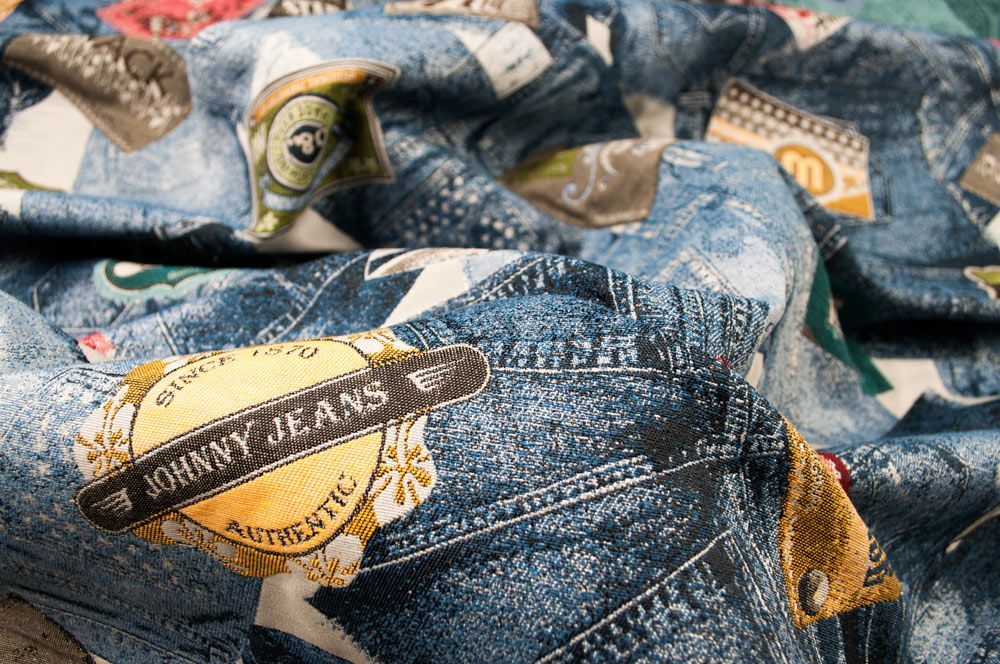 Attraktiver Dekostoff für interessante Deko Ds5728 Jacquard Jeanslabel1(1) Dekostoffe sonstige Jacquard-Stoff Jeans-Label