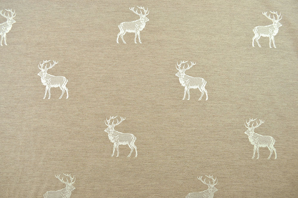 Feiner Jacquard im Landhausstil, der beidseitig verwendet werden kann Ds5740 Dekostoff Wende Jaqcuard Hirsche Beige Dekostoffe Landhaus Dekostoff Jacquard - zweiseitig - Hirschrudel - Beige