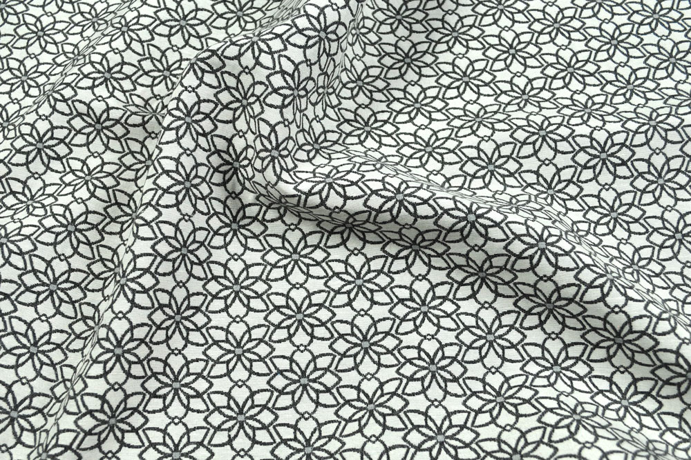 Sehr edel wirkender Dekostoff mit wunderschönem Blüten-Design Ds5932970 Jacquard Dekostoff Blueten Weiss Grau S4y Taschenstoffe Jacquard-Dekostoff - Saint Lucia - Weiß
