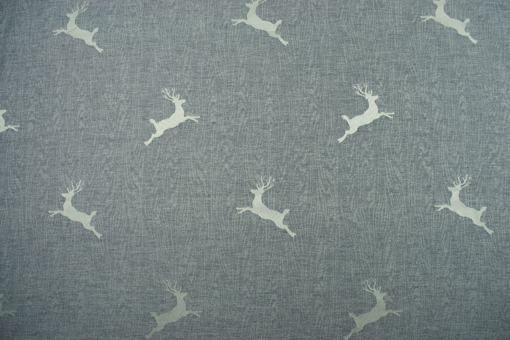 Geschmeidiger, beidseitig verwendbarer Jacquard mit eingewebten Hirschen in Grau/Creme Ds5940370 Jacquard Hirsch Grau S4 Jacquard Jacquard Ammergau - Dekostoff - Grau/Creme