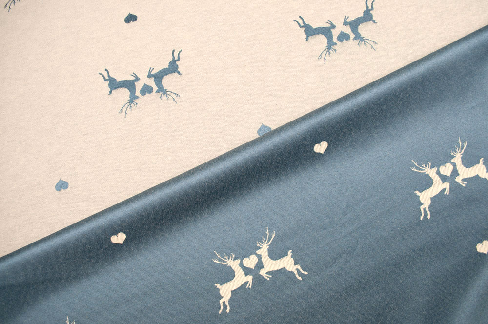 Beidseitig verwendbarer Jacquard aus Baumwollmischgewebe mit herzigem Hirsch-Motiv in Blau/Creme Ds5942540 Jacquard Verliebter Hirsch Blau S4 Dekostoffe NEU  Verliebter Hirsch - Dekostoff Jacquard - Blau/Creme