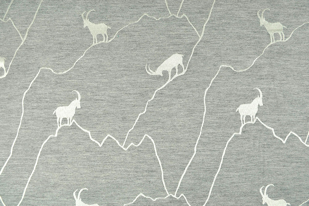 Ein Hauch der Alpen für daheim! Dieser hochwertige Deko-Jacquard sorgt für echte Landhaus-Stimmung! Ds5981 Dekostoff Wende Jacquard Steinbock Creme Grau Dekostoffe Jacquard Dekostoff Jacquard - zweiseitig - Alpen-Steinbock - Grau/Creme