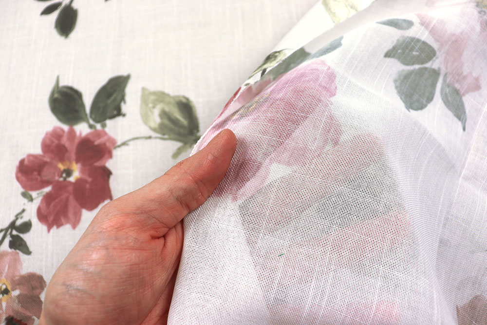 In Deutschland produzierter Stoff mit üppigem Rosenmotiv im Stil von Gardinenleinen Ds6187 Gardinenstoff Rosen S4 Übergardinen Gardinenstoff - Marias Rosen